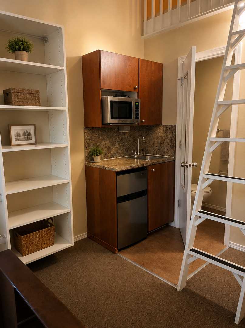 Redmond Apartment: 16552 NE 84th CT