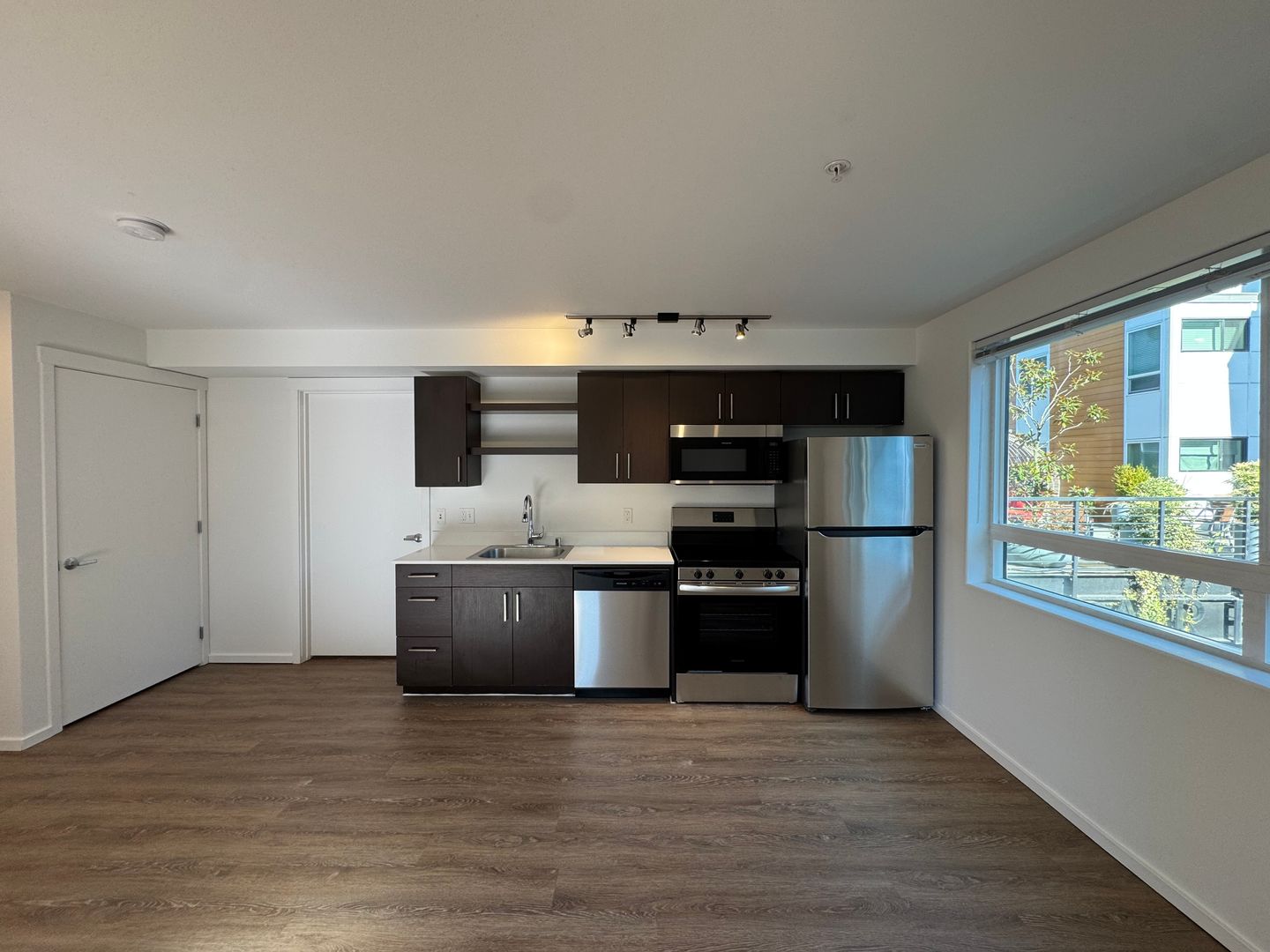 Kirkland Apartment: 450 Central Way