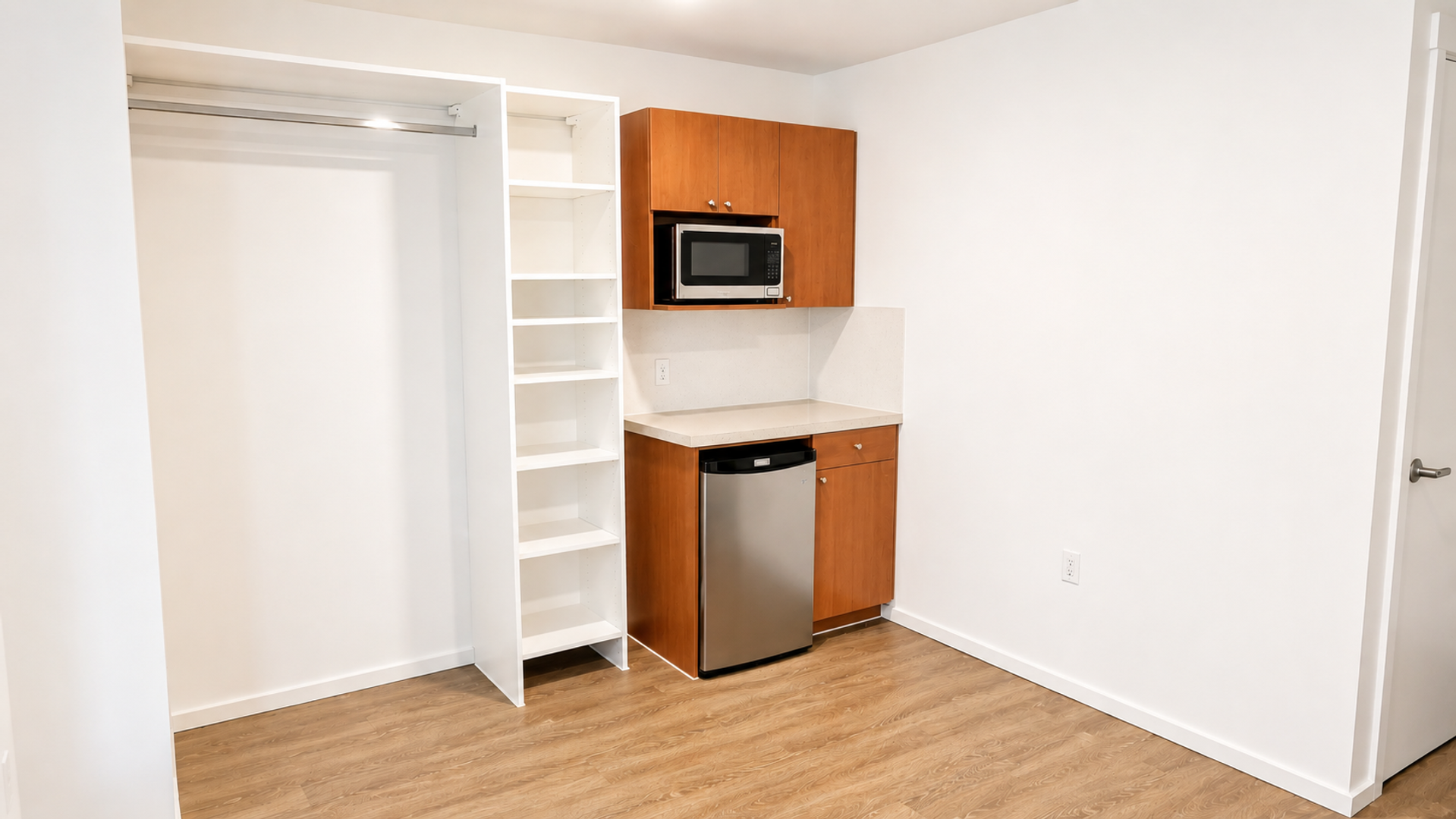 Kirkland Apartment: 450 Central Way