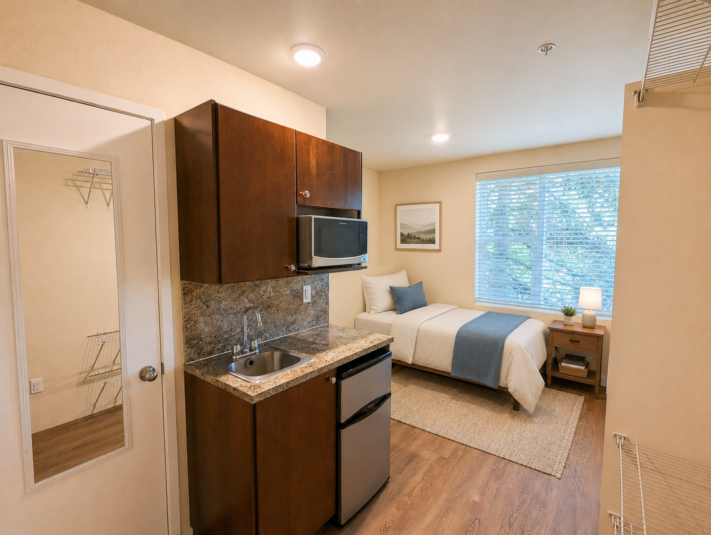Redmond Apartment: 8525 163rd CT NE