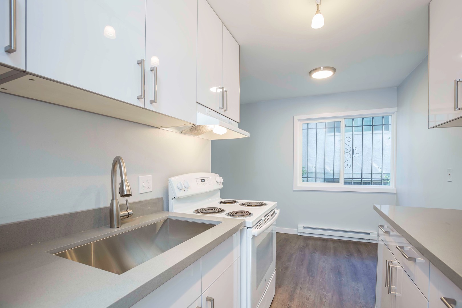 Seattle Apartment: 424 Summit Ave East