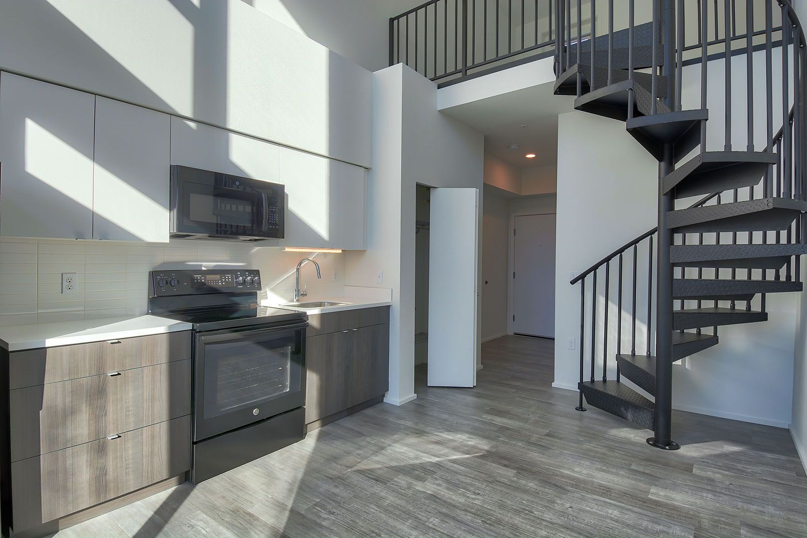 Seattle Apartment: 1404 Boylston Ave.