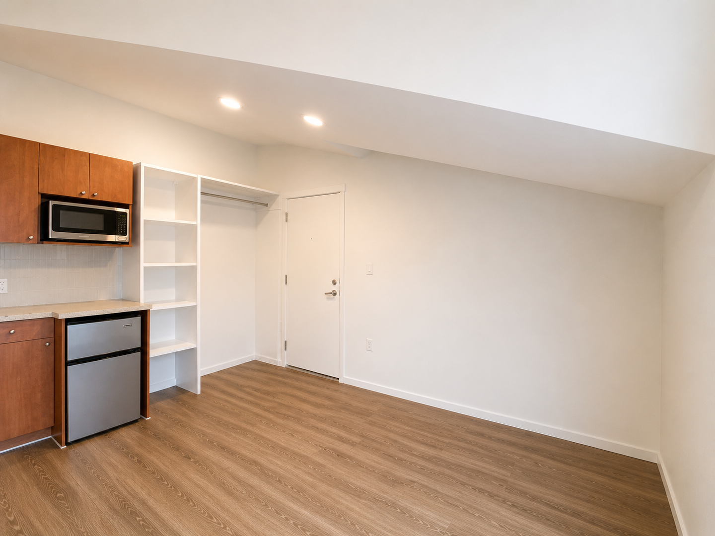 Kirkland Apartment: 450 Central Way