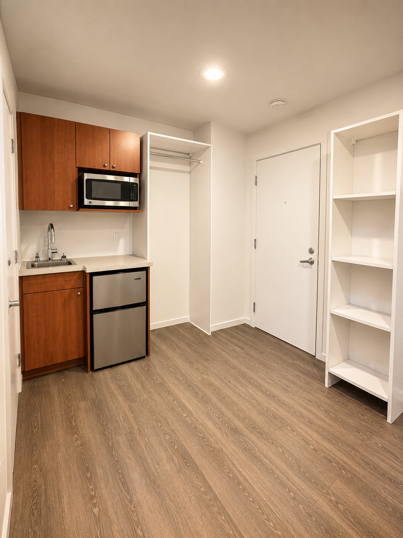 Kirkland Apartment: 450 Central Way