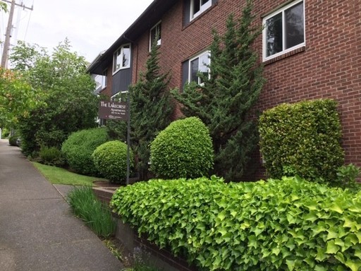 Queen Anne One Bedroom on a quiet street, $1695 – photo 1