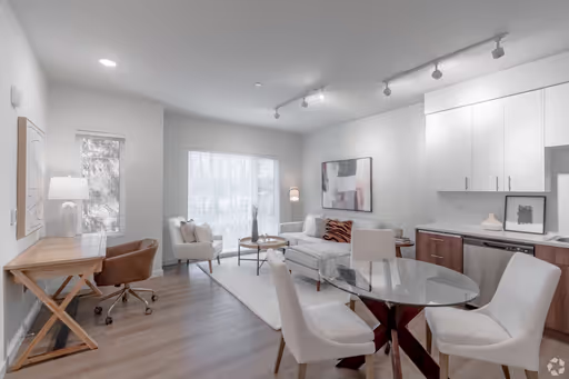 The Best of Both Worlds – Peaceful Living with Urban Convenience in Shoreline! 1 Month Free! – photo 1