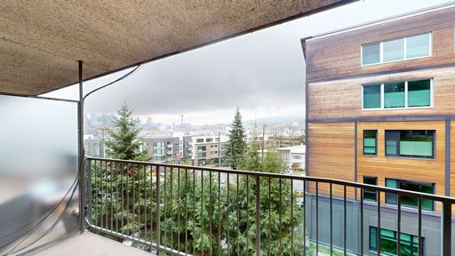 Spacious Mid-Century 1 Bedroom With All Eastlake Has To Offer! – photo 1