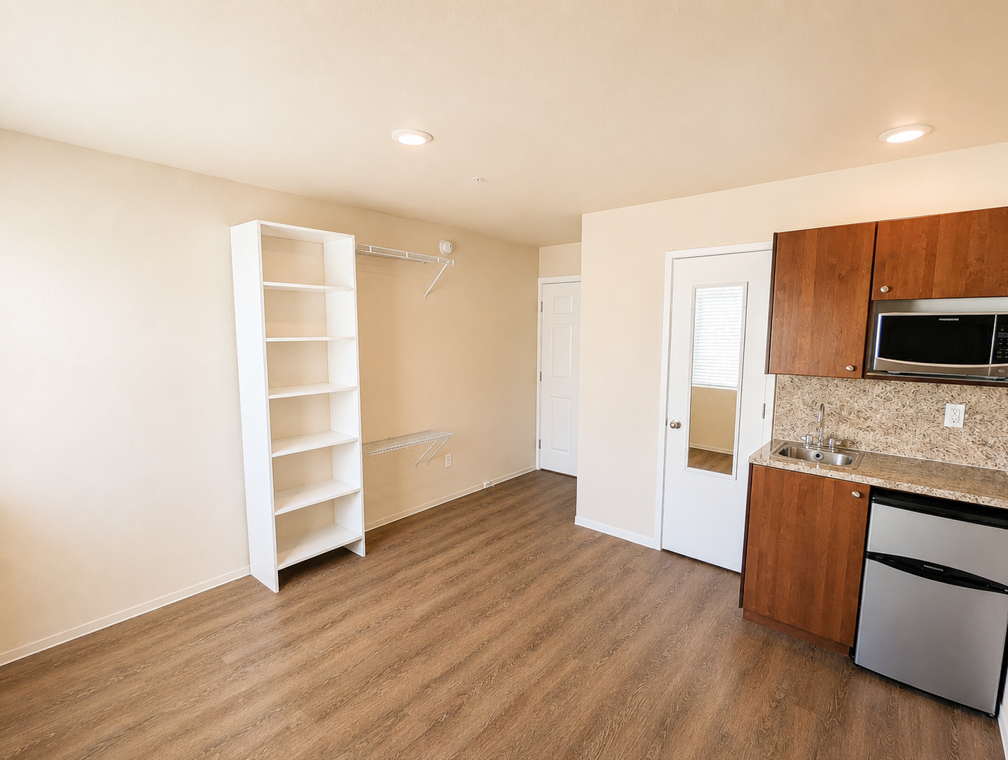 Redmond Apartment: 8525 163rd CT NE