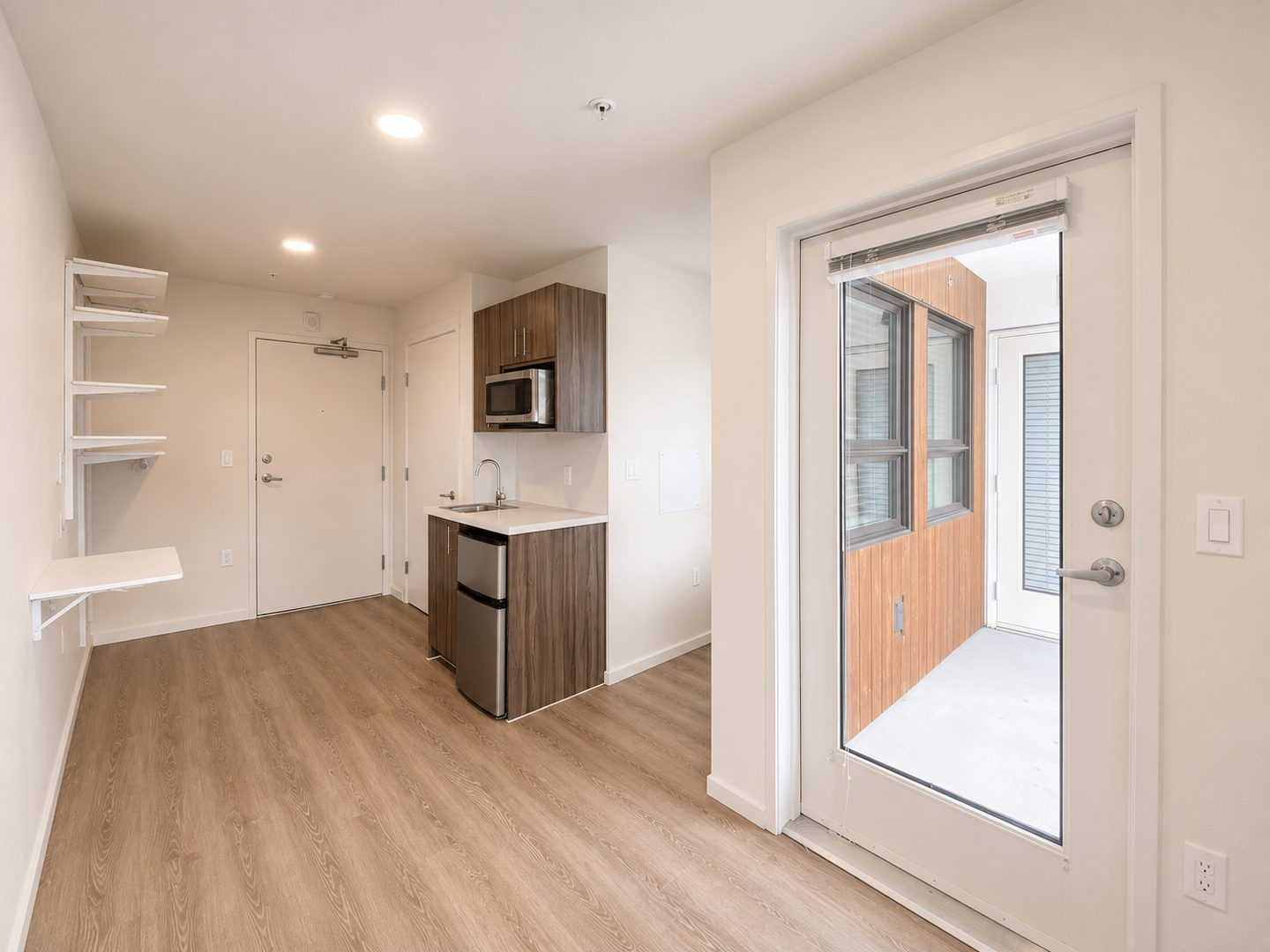 Kirkland Apartment: 330 4th ST
