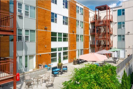 Your Next Home Is Here! Eco-Flat in the Heart of Redmond!