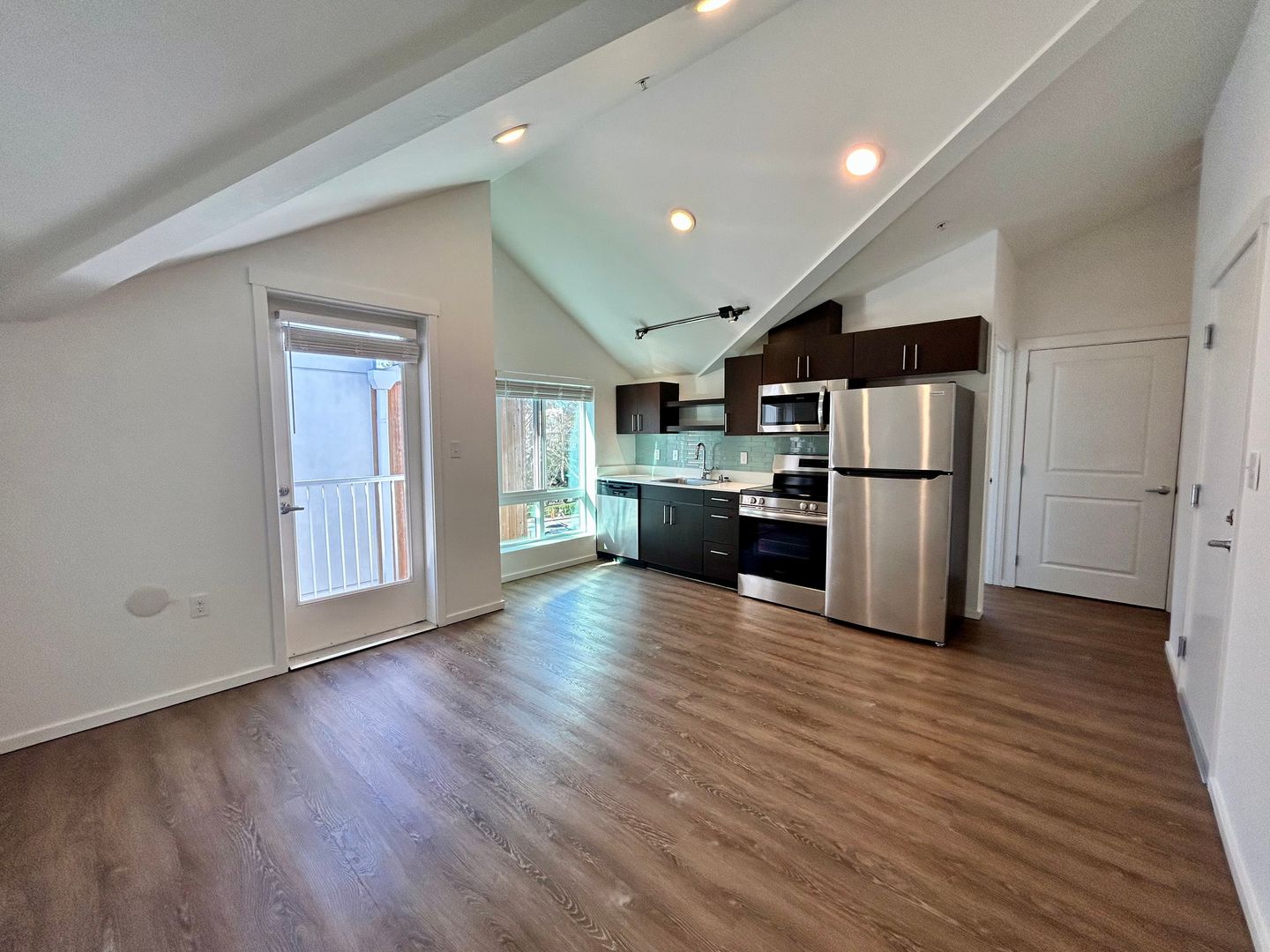 Kirkland Apartment: 450 Central Way