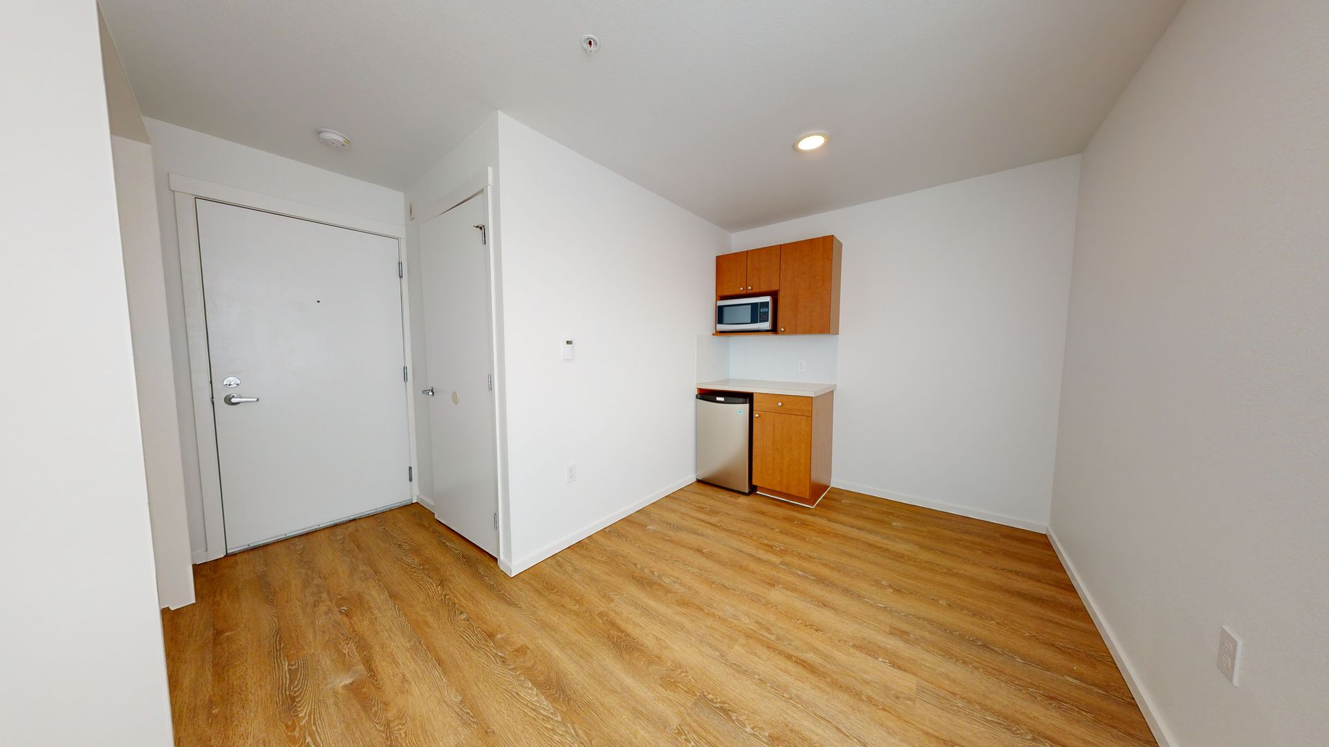 Kirkland Apartment: 450 Central Way