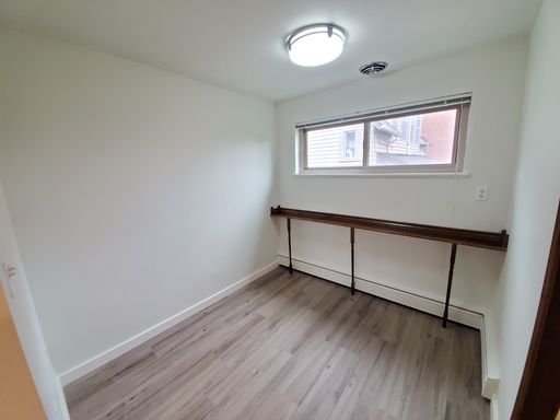 NEWLY RENOVATED! Lower Queen Anne Studio Apartment in Gorgeous Area – photo 1