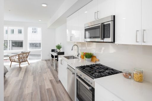 3rd Floor Modern Studio w/ Juliet Balcony, Gym Onsite, and Rooftop Deck! 500 OFF! – photo 1