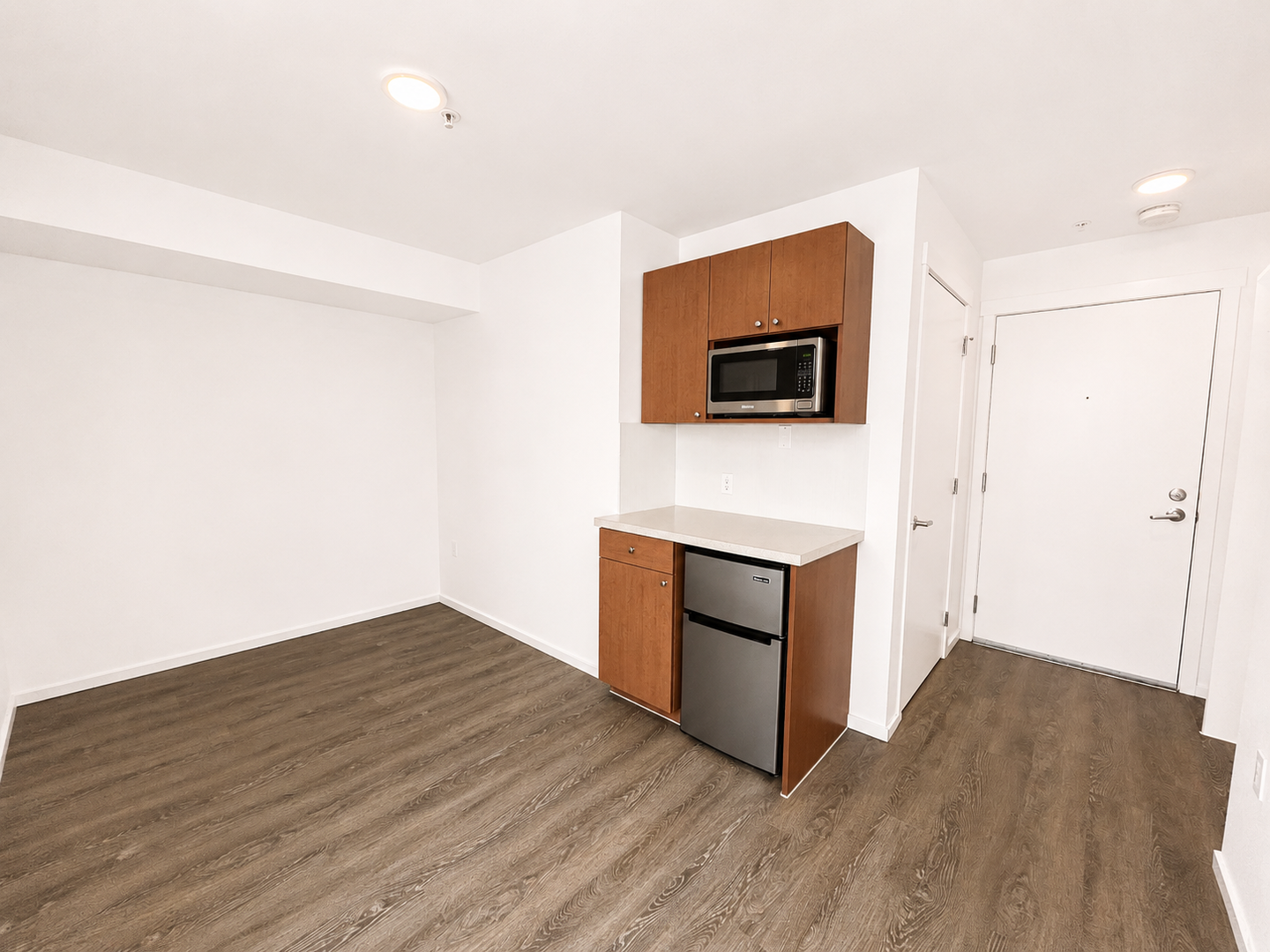Kirkland Apartment: 450 Central Way