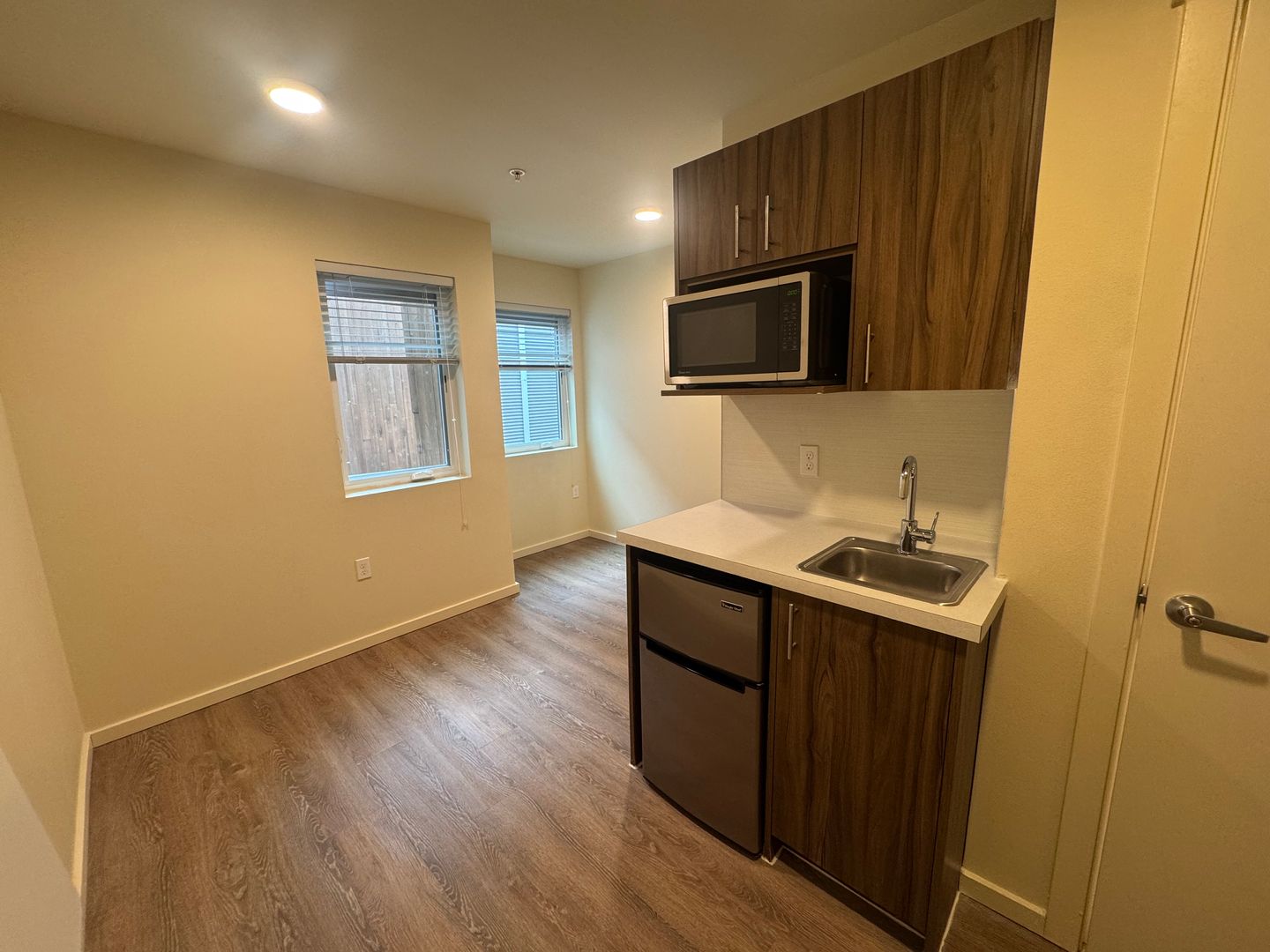 Kirkland Apartment: 330 4th ST