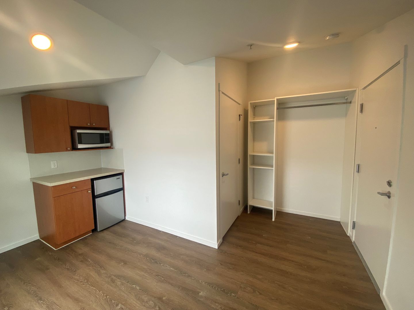 Kirkland Apartment: 450 Central Way