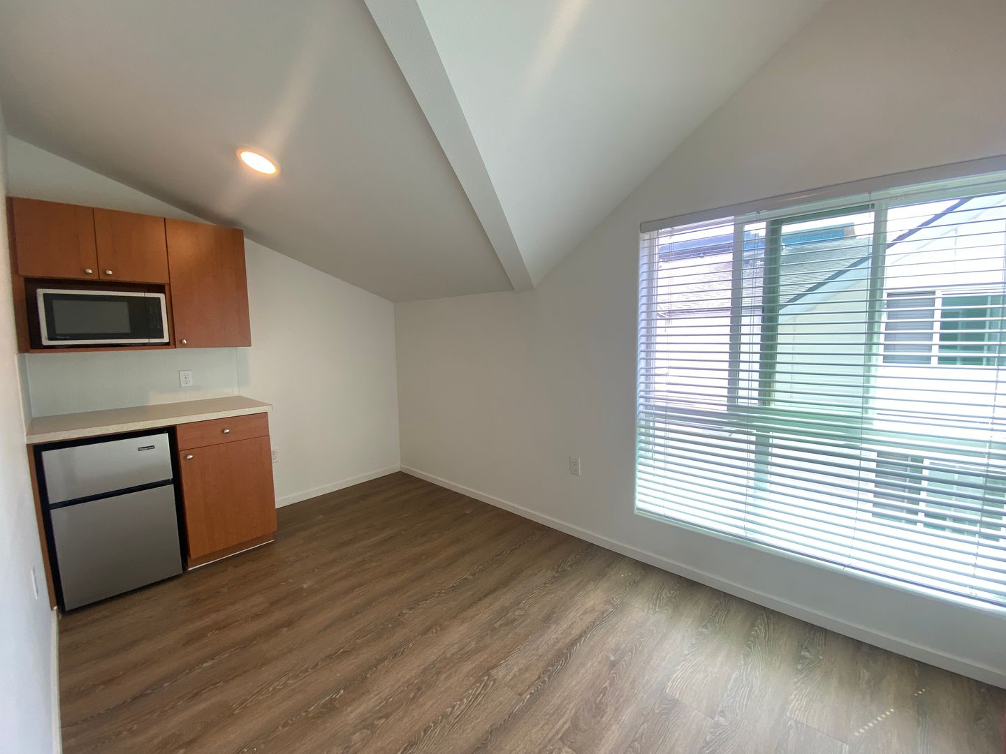 Kirkland Apartment: 450 Central Way