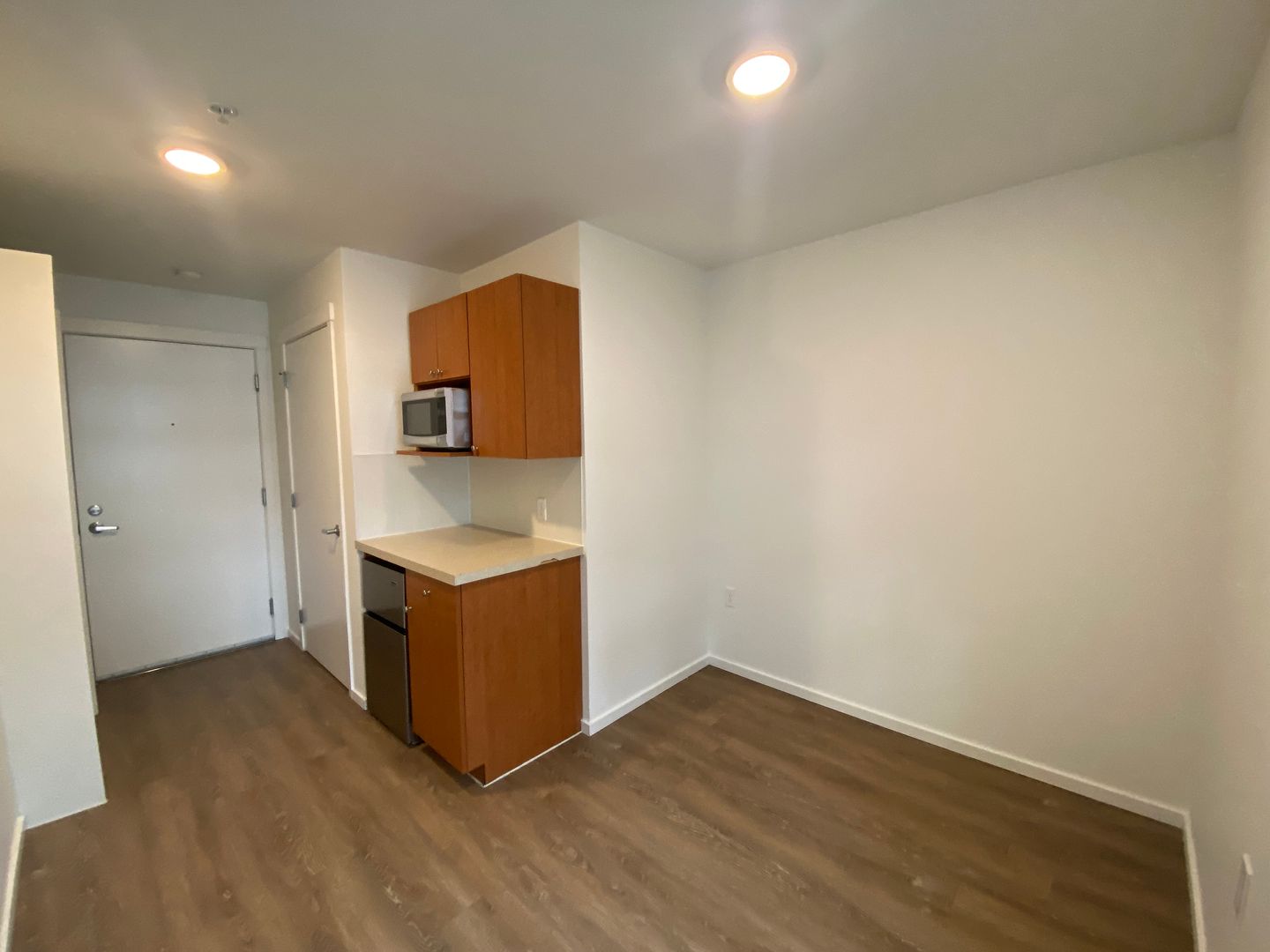Kirkland Apartment: 450 Central Way