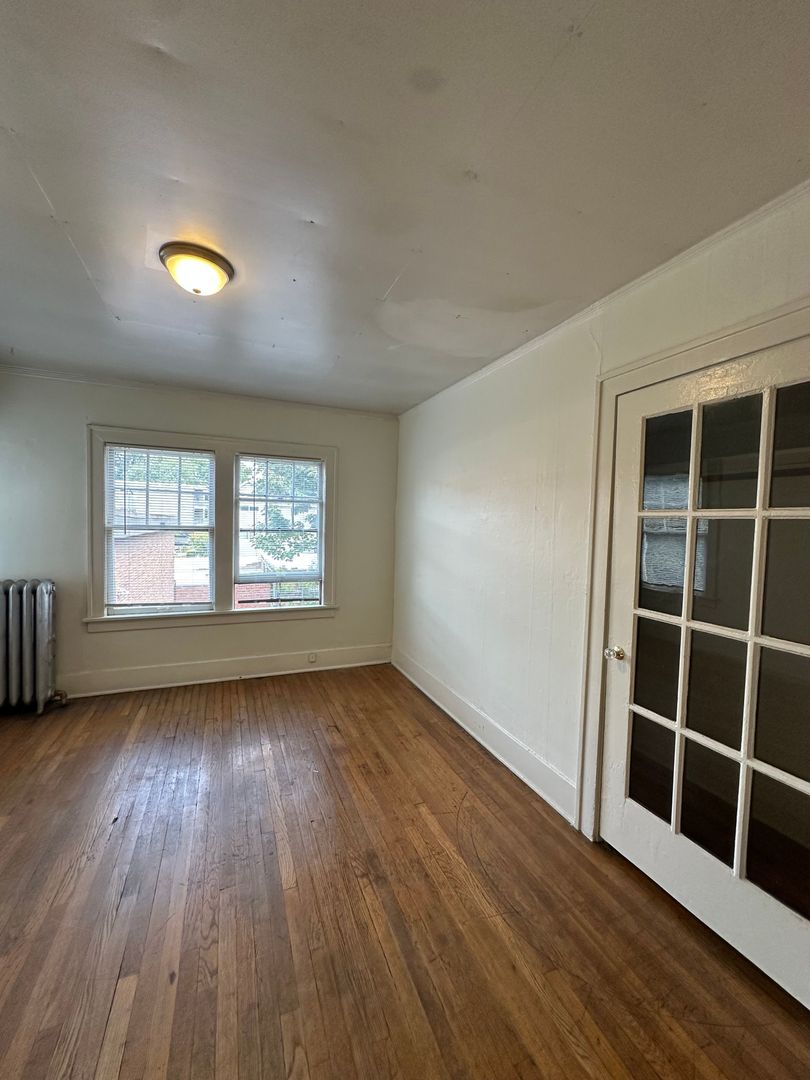 Seattle Apartment: 1110 East John St