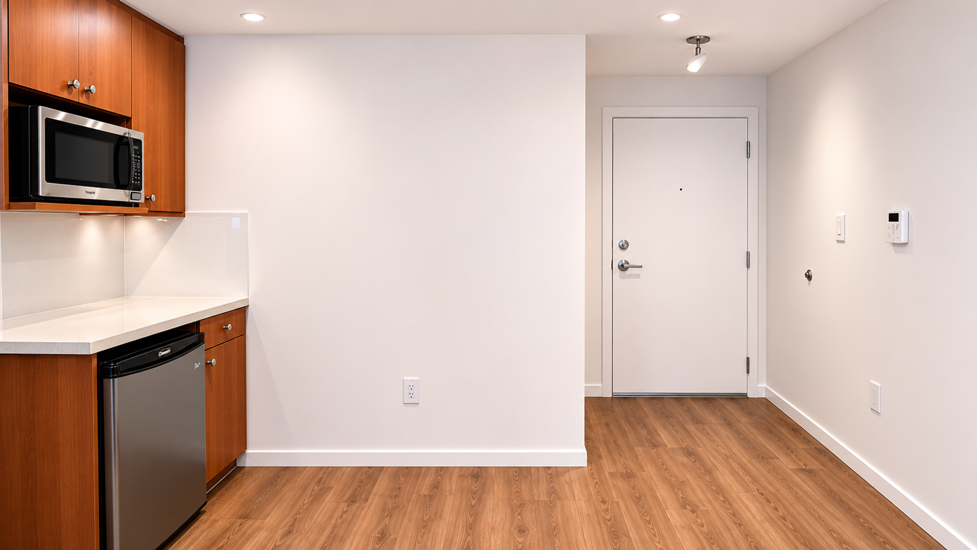 Kirkland Apartment: 450 Central Way