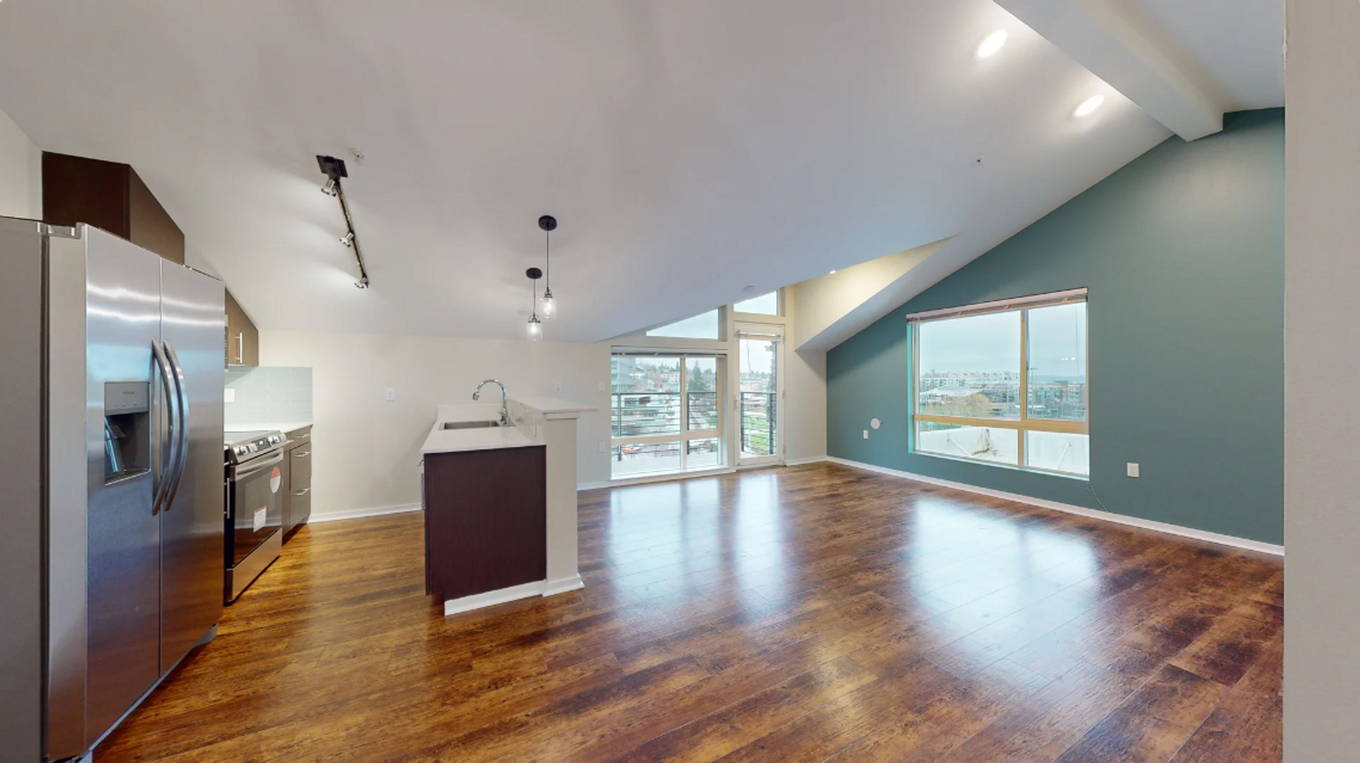 Kirkland Apartment: 450 Central Way