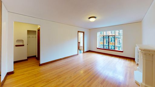 N. Capitol Hill, Vintage, Beautiful Studio with walk in closets, December rent free. – photo 1
