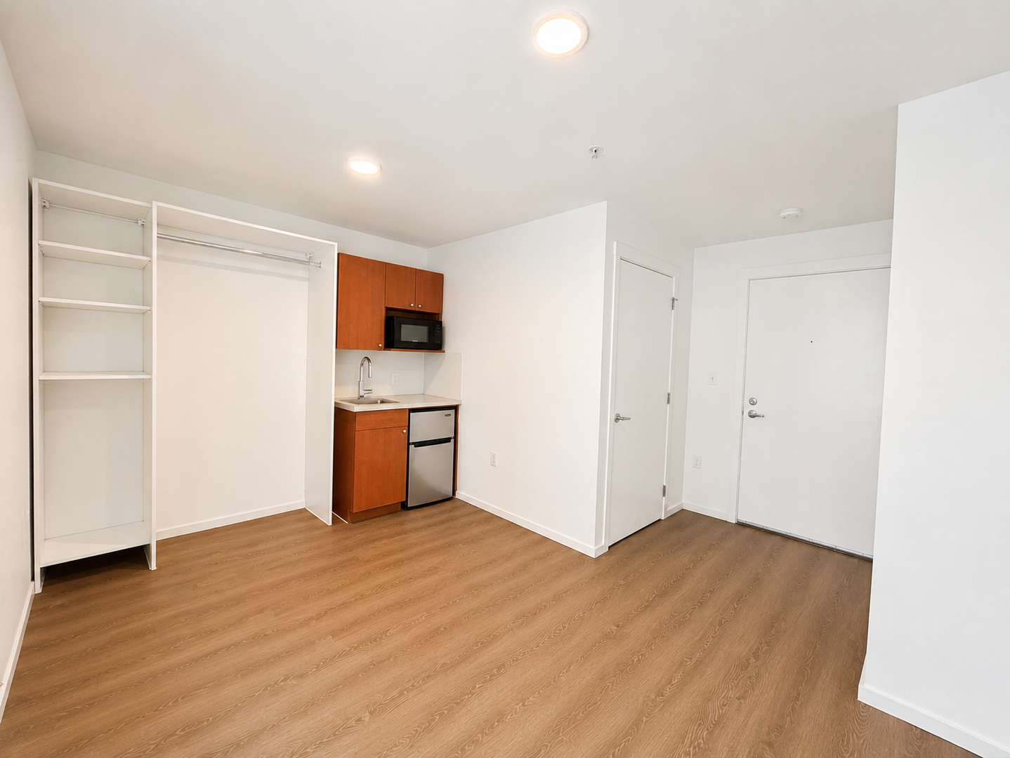 Kirkland Apartment: 450 Central Way