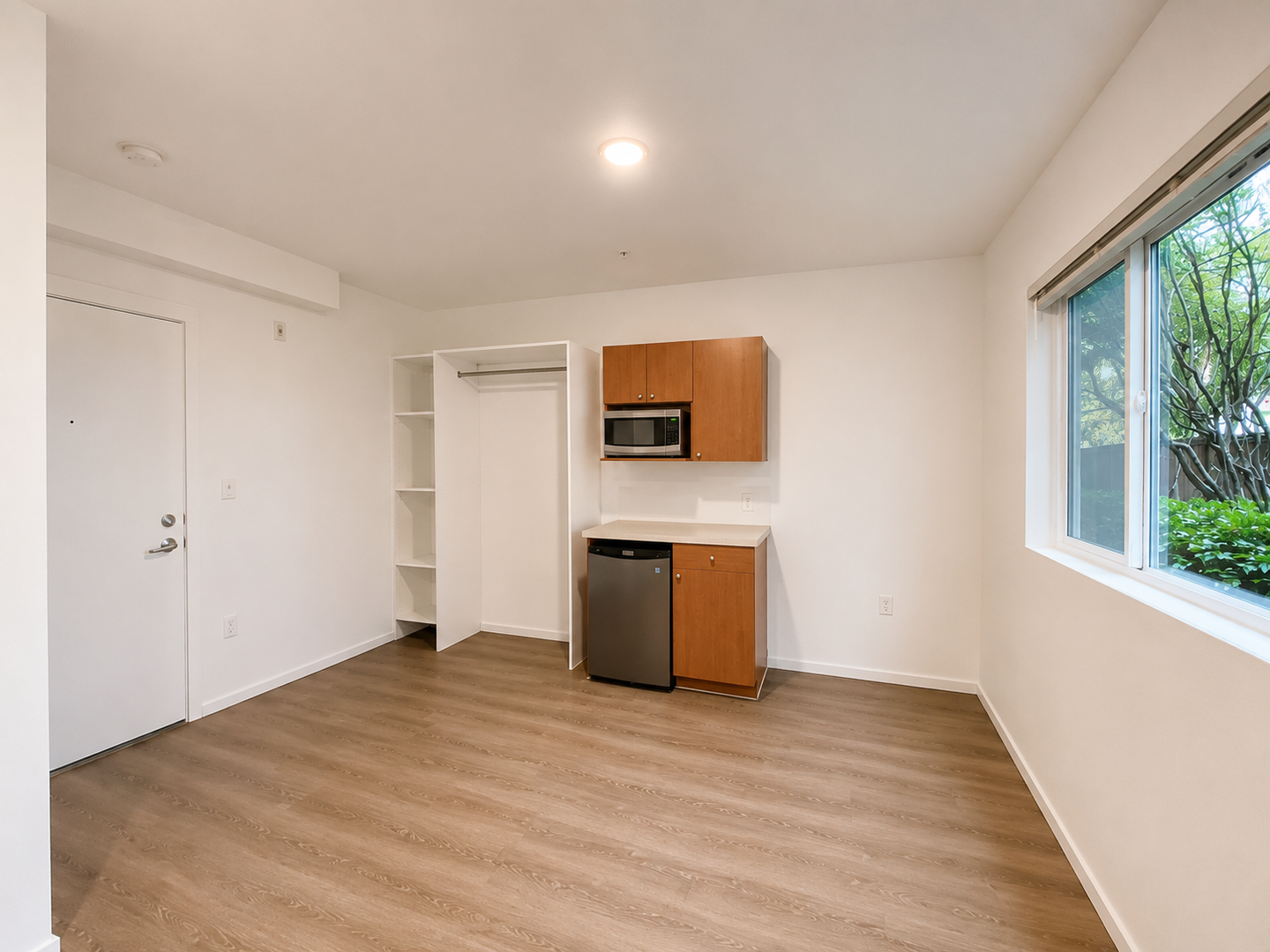 Kirkland Apartment: 450 Central Way