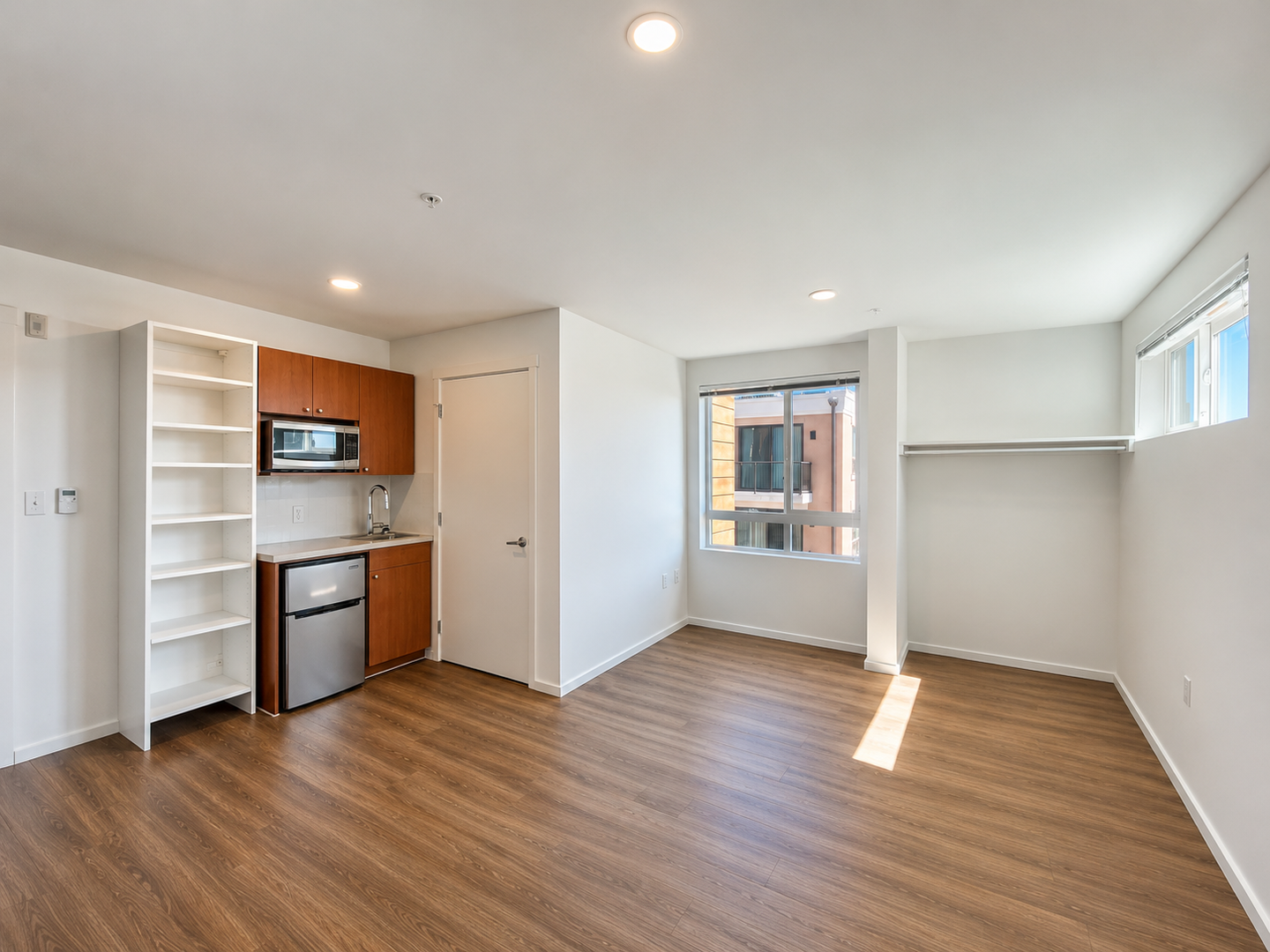 Kirkland Apartment: 450 Central Way