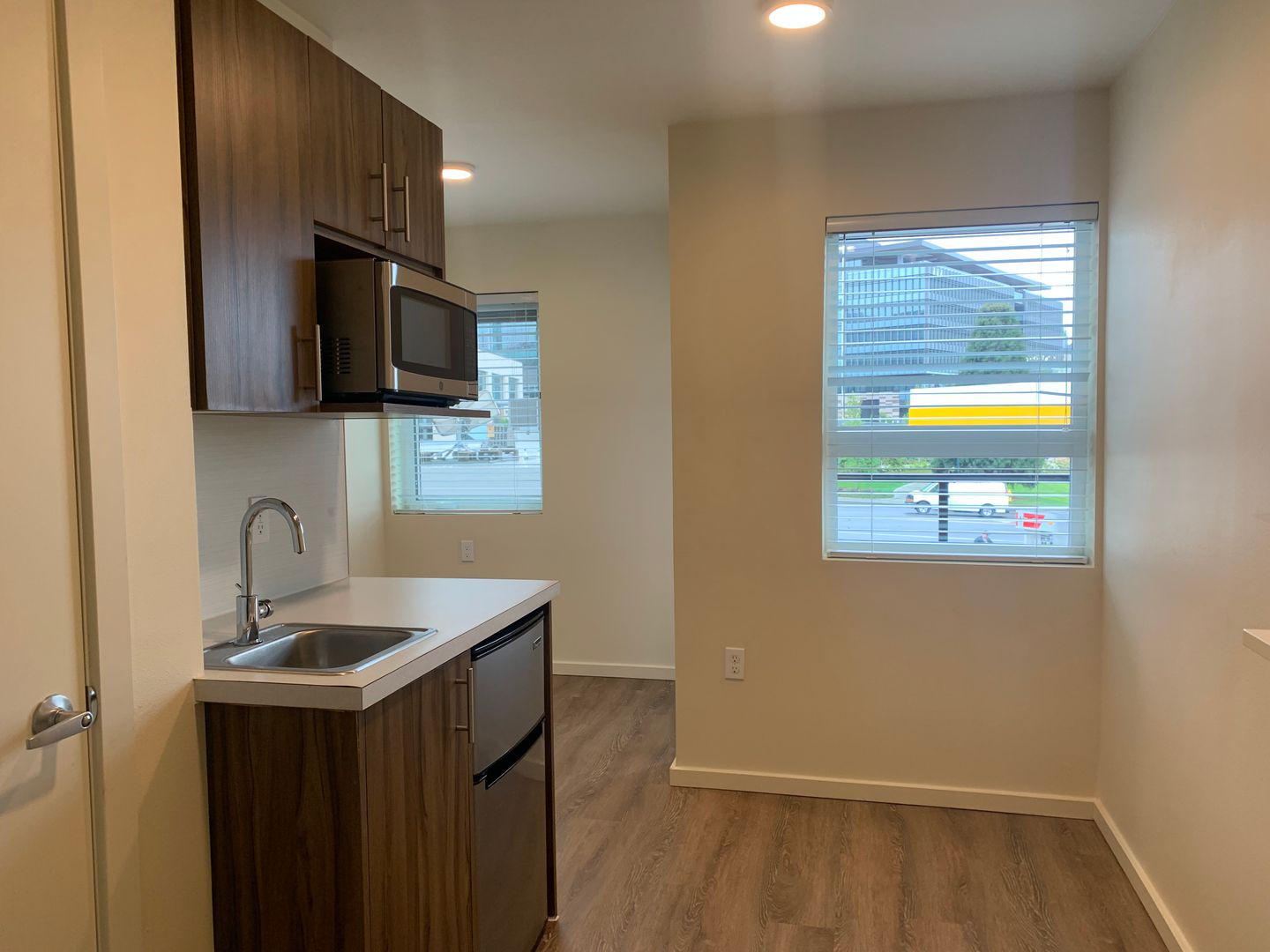Kirkland Apartment: 330 4th ST