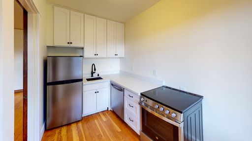 Beautiful apartment in North Capitol Hill! Fully renovated! Original hardwoods, subway tile, dishwasher! – photo 1