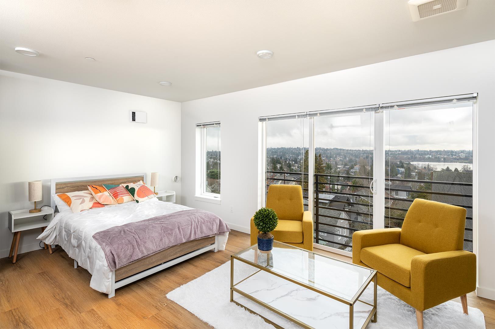 Seattle Apartment: 7006 Greenwood Ave N