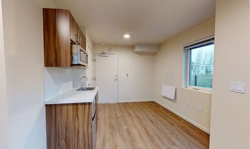 >>Coming Soon<< Corner Studio with Terrace with Downtown Kirkland View!! – photo 1
