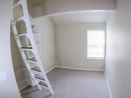 Eco-Loft Studio in Downtown Redmond! >>>September Move-In<<< – photo 1