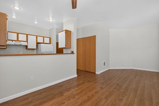 ONE MONTH FREE! Amazing Price on 1 Bedroom in Crown Hill!! Come Tour Today! – photo 1
