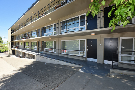 Seattle Apartment: 4228 SW Dawson St