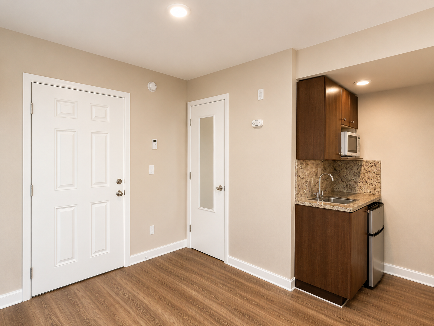 Redmond Apartment: 8525 163rd CT NE