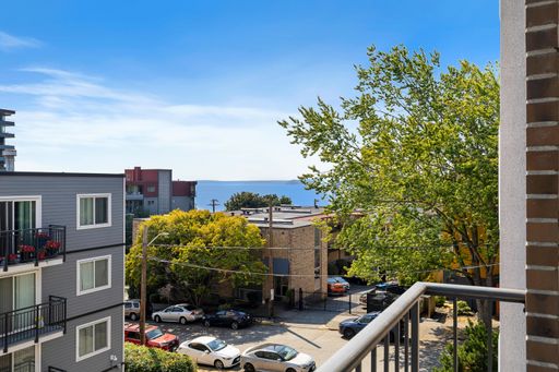 Renovated 1B/1B Garage parking, Balcony, Views – photo 1