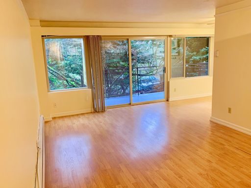 Spacious Queen Anne 2bed/1bath - Month of September FREE RENT! – photo 1