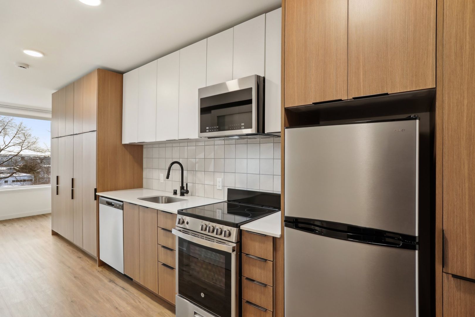 Seattle Apartment: 1140 NW Market St