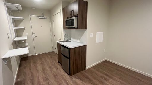 >>Coming Soon<< Residential Suite in Downtown Kirkland! – photo 1