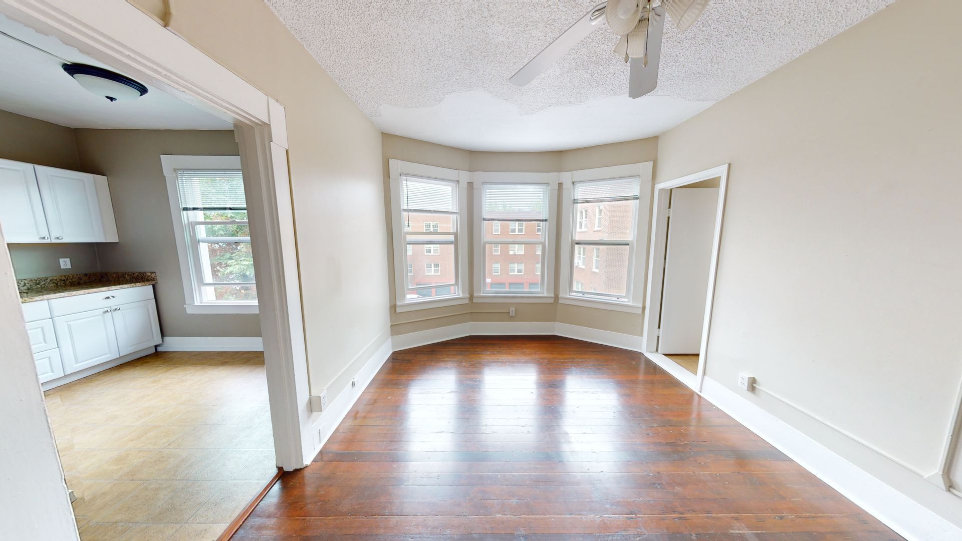 Seattle Apartment: 1717 12th Ave