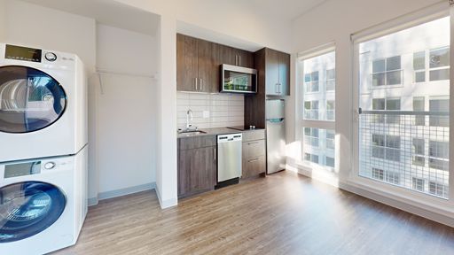 Studio w/ Large Deck, Summerstone Apartments! In-Unit W/D! – photo 1