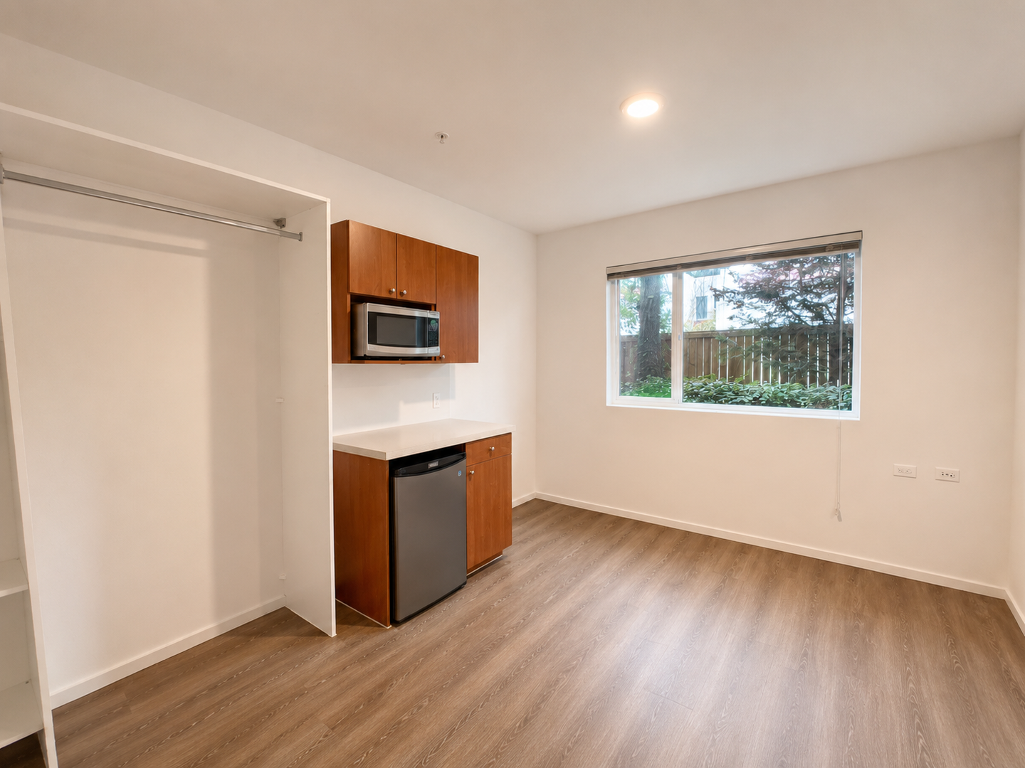 Kirkland Apartment: 450 Central Way
