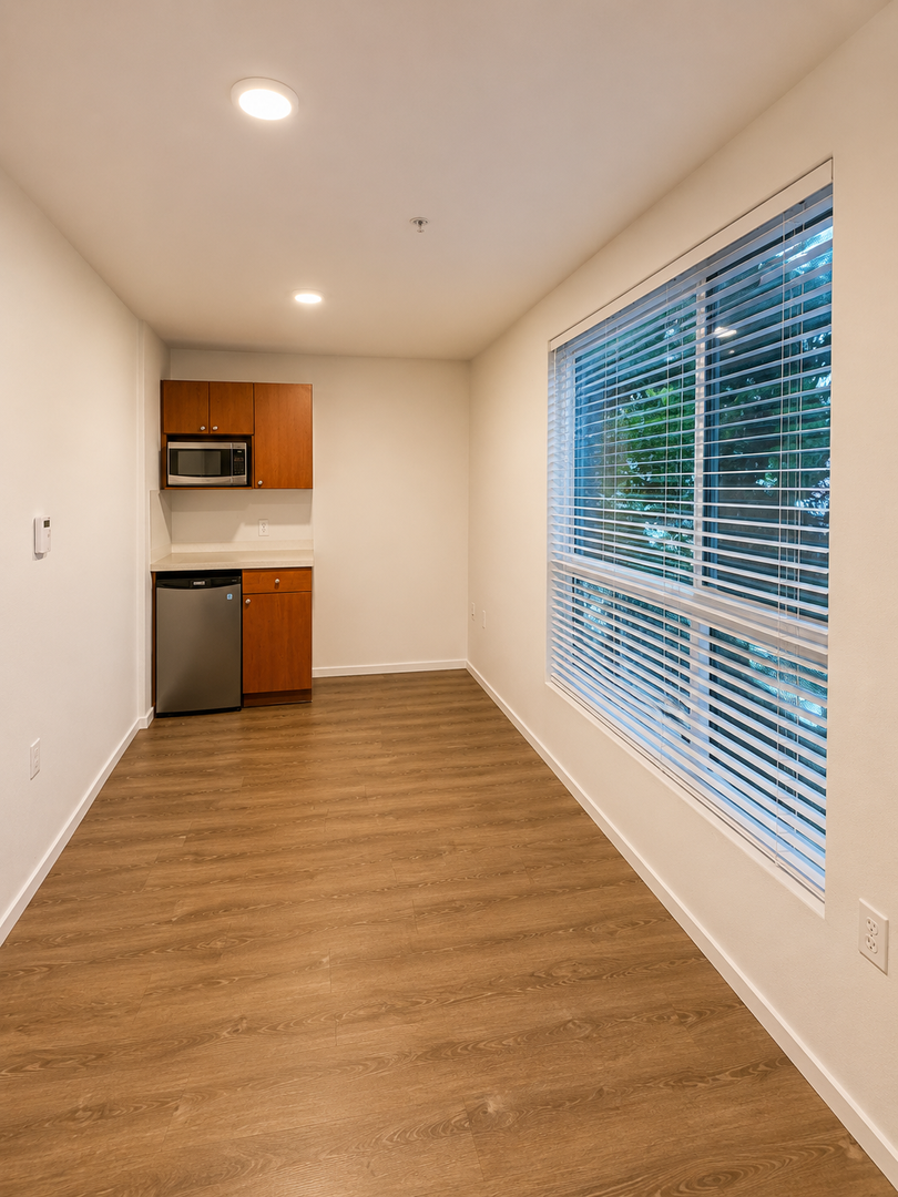 Kirkland Apartment: 450 Central Way