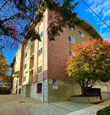 TWO MONTHS FREE Renovated 3 Bedroom Available NOW near UW! – photo 1