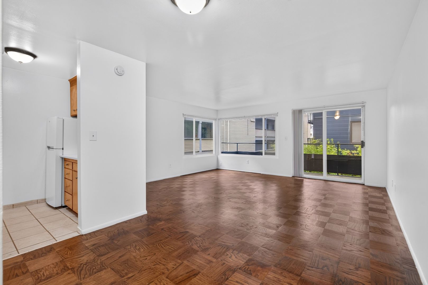 Seattle Apartment: 1821 Harvard Ave