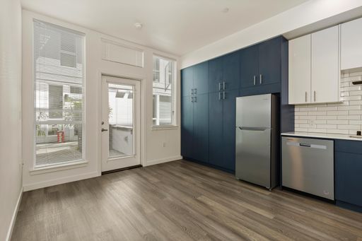 $1200 MOVE IN CREDIT! Studio with In-Unit Washer & Dryer, Secure Garage Parking & Pet-Friendly Living Steps from Fremont’s Restaurants, Coffee Shops, Shops & Parks! – photo 1