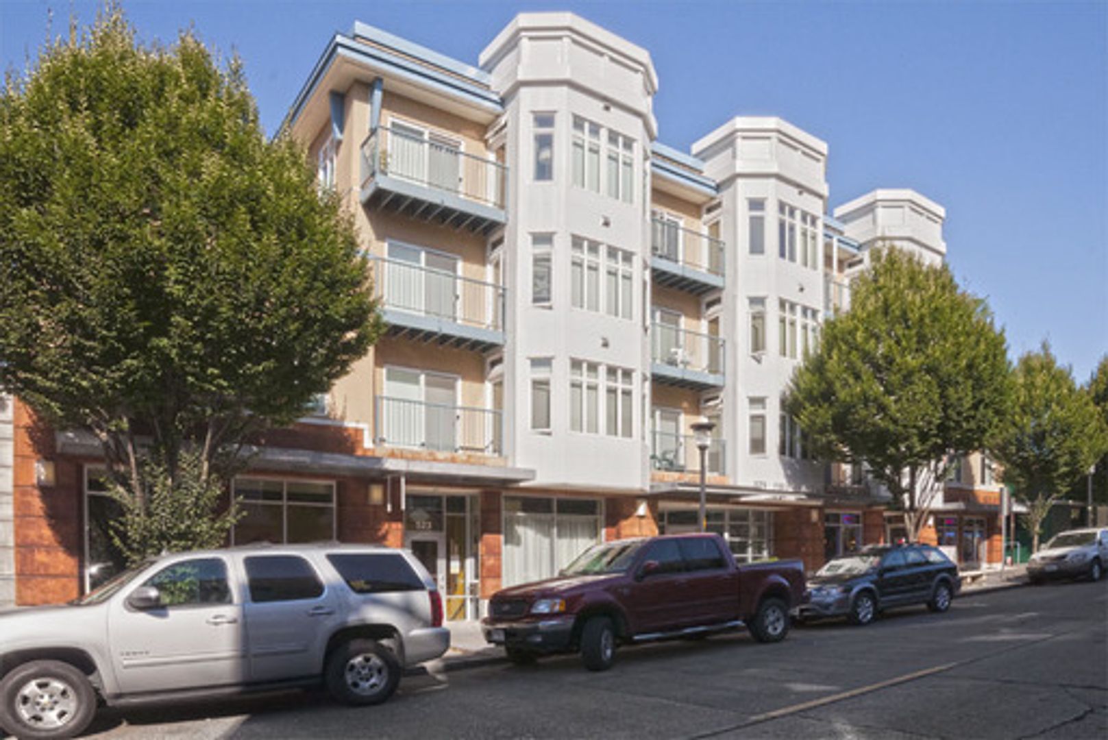 Seattle Apartment: 525 1st Ave West